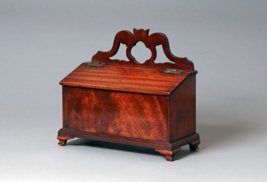 Mahogany candle box / Blwch canhwyllau Sold