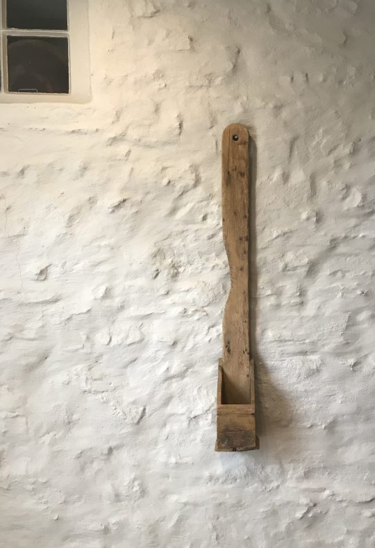 Knife sharpening board