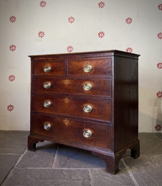 Wonderful Georgian Welsh oak chest of drawers