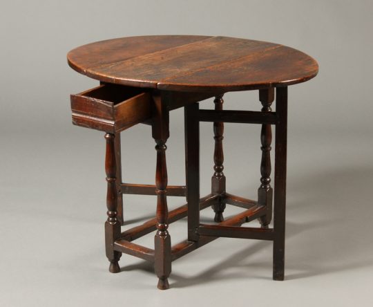 Small oak gate-leg table Sold
