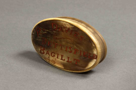 Welsh horn snuff box sold