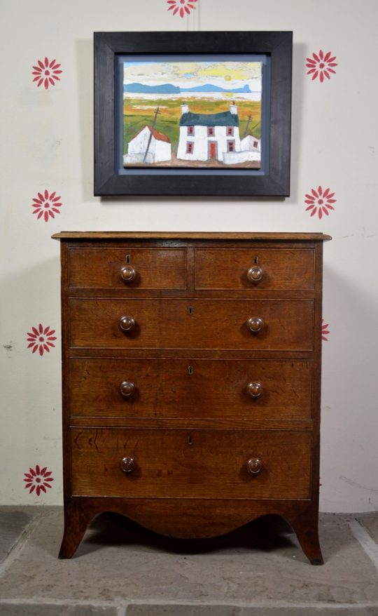 Small oak chest of drawers Sold